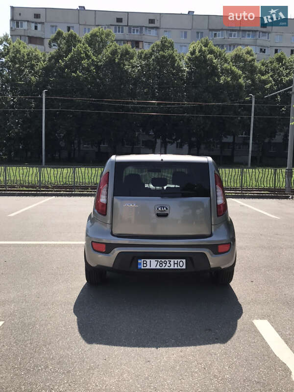 Позашляховик / Кросовер Kia Soul 2013 в Харкові