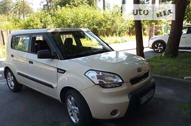 Внедорожник / Кроссовер Kia Soul 2010 в Буче