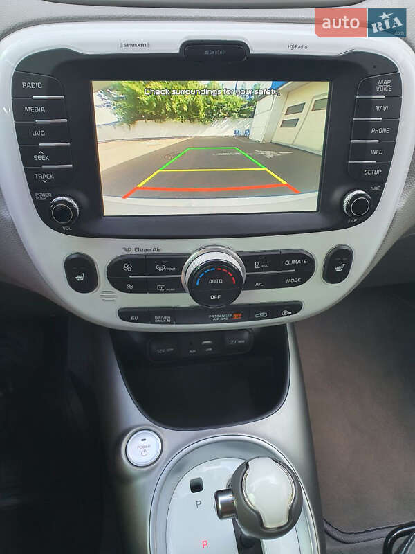 Позашляховик / Кросовер Kia Soul 2016 в Києві