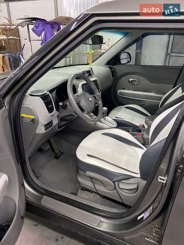 Позашляховик / Кросовер Kia Soul 2016 в Києві