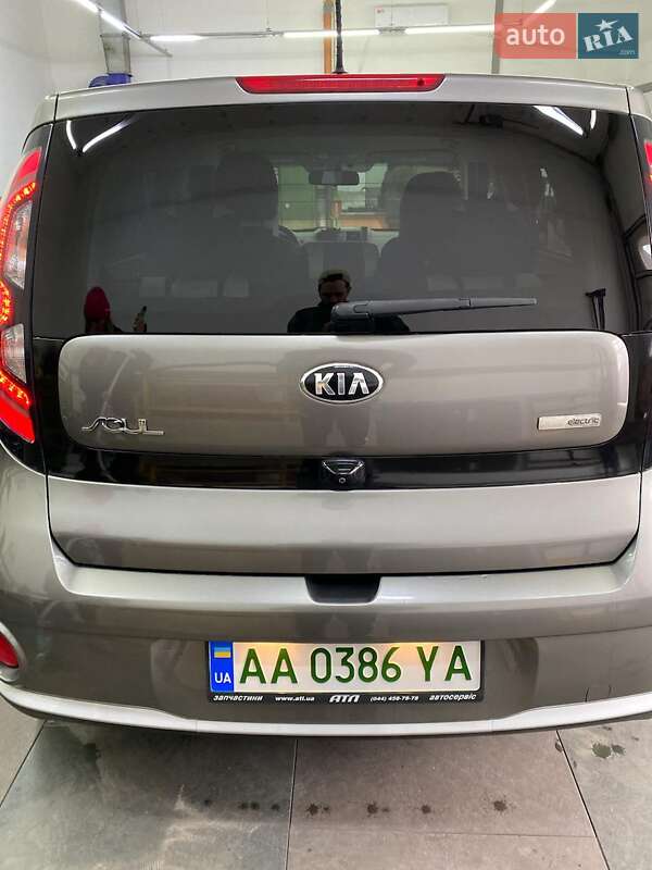 Позашляховик / Кросовер Kia Soul 2016 в Києві