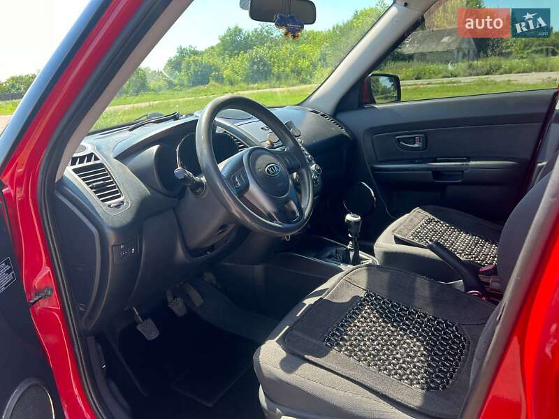 Внедорожник / Кроссовер Kia Soul 2010 в Карловке