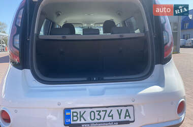 Внедорожник / Кроссовер Kia Soul 2015 в 