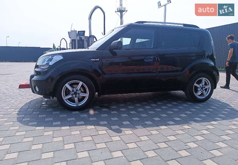 Позашляховик / Кросовер Kia Soul 2010 в Полтаві