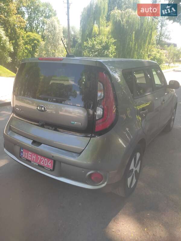 Внедорожник / Кроссовер Kia Soul 2017 в Ровно