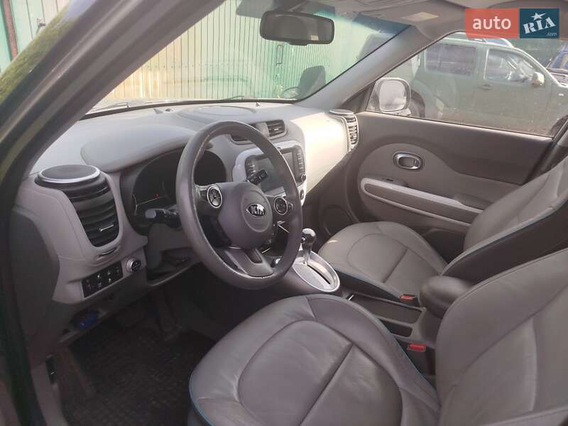 Позашляховик / Кросовер Kia Soul 2015 в Києві