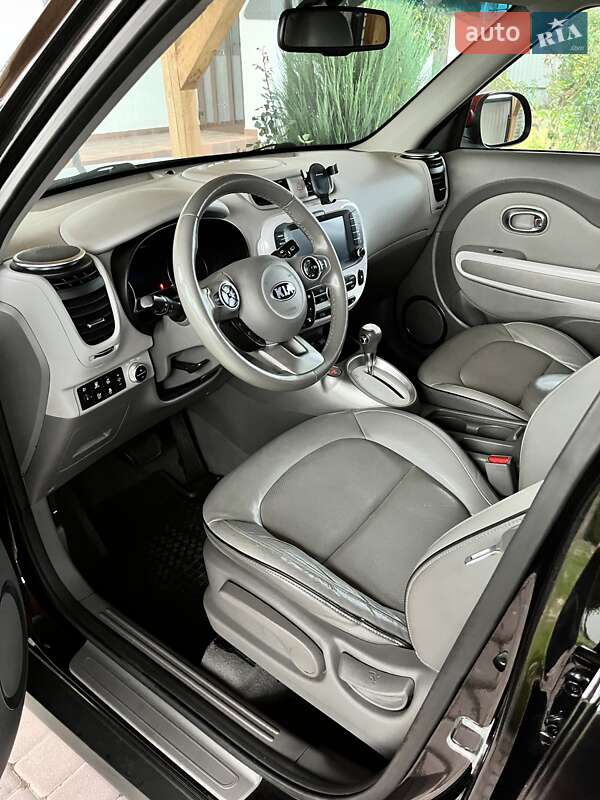 Внедорожник / Кроссовер Kia Soul 2016 в Черновцах