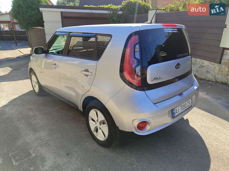 Позашляховик / Кросовер Kia Soul 2015 в Білій Церкві фото 6 Позашляховик / Кросовер Kia Soul 2015 в Білій Церкві