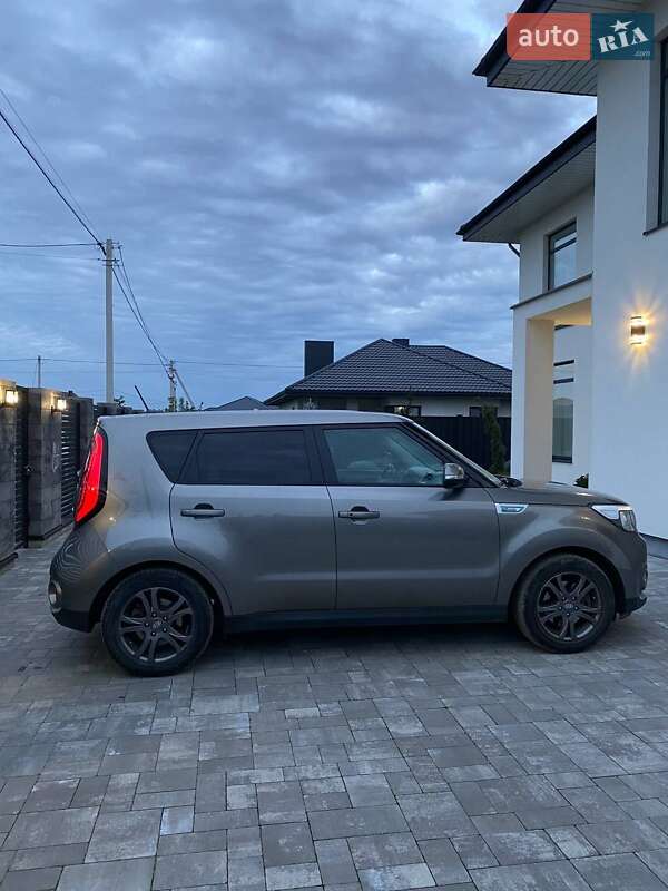 Позашляховик / Кросовер Kia Soul 2015 в Луцьку