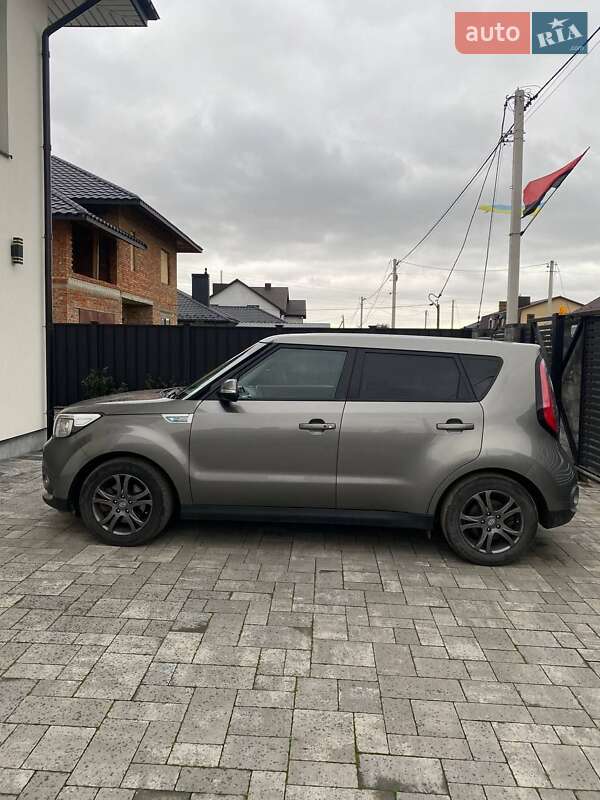 Позашляховик / Кросовер Kia Soul 2015 в Луцьку