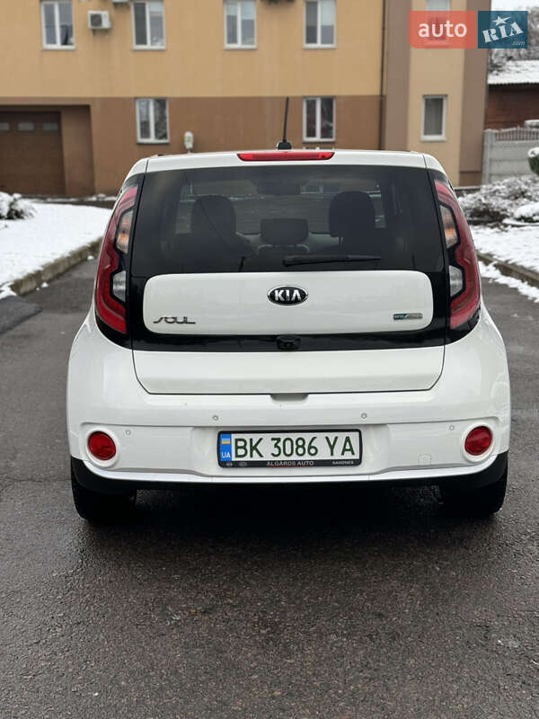 Внедорожник / Кроссовер Kia Soul 2017 в Ровно фото 5 Внедорожник / Кроссовер Kia Soul 2017 в Ровно