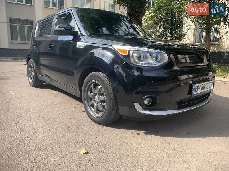 Позашляховик / Кросовер Kia Soul 2016 в Одесі