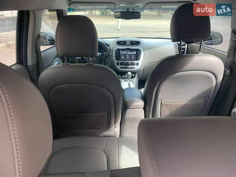 Позашляховик / Кросовер Kia Soul 2016 в Одесі