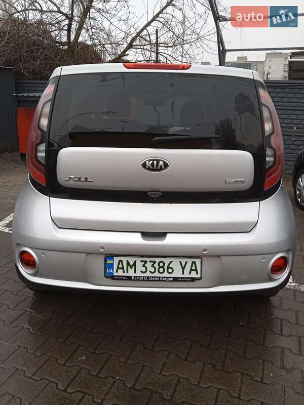 Позашляховик / Кросовер Kia Soul 2016 в Житомирі