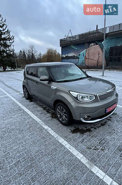 Позашляховик / Кросовер Kia Soul 2015 в Луцьку