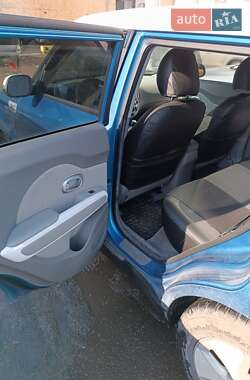 Позашляховик / Кросовер Kia Soul 2014 в 