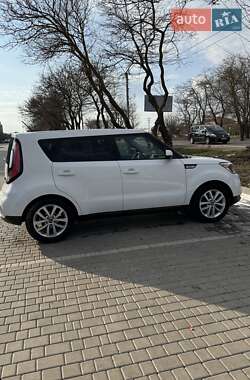 Позашляховик / Кросовер Kia Soul 2017 в 