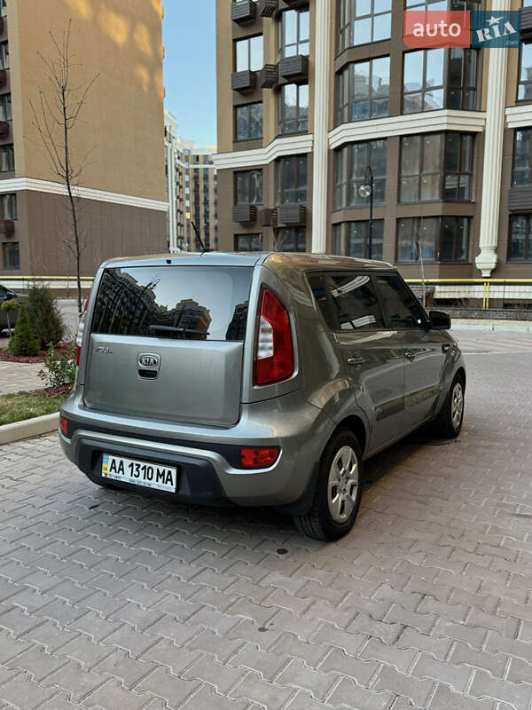 Позашляховик / Кросовер Kia Soul 2011 в Києві