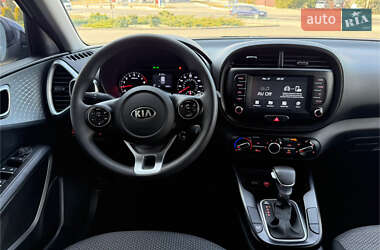 Позашляховик / Кросовер Kia Soul 2020 в 