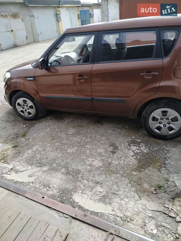Внедорожник / Кроссовер Kia Soul 2012 в Каменском