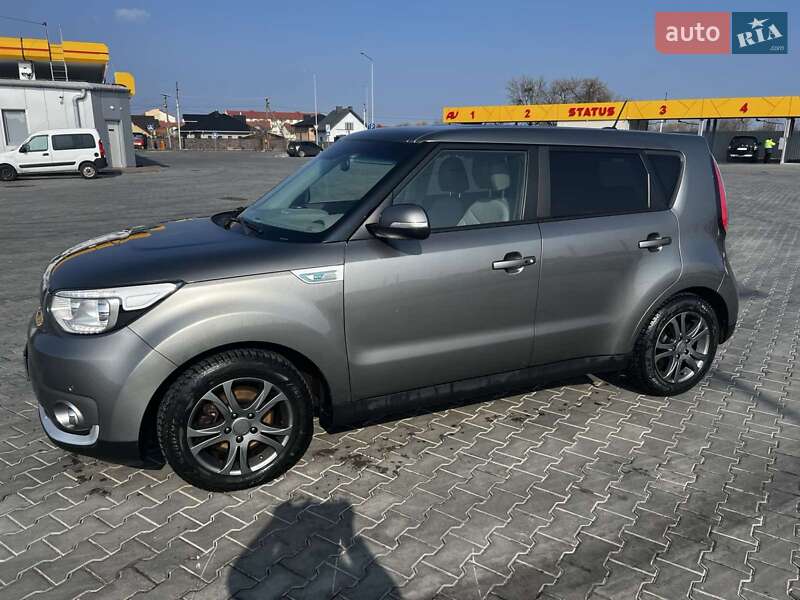 Позашляховик / Кросовер Kia Soul 2015 в Луцьку