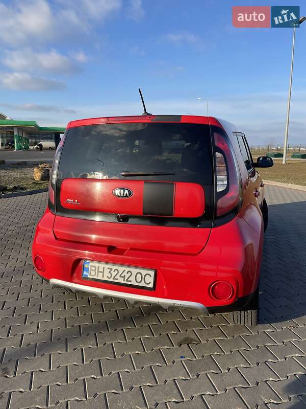Позашляховик / Кросовер Kia Soul 2016 в Одесі