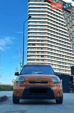 Позашляховик / Кросовер Kia Soul 2010 в 