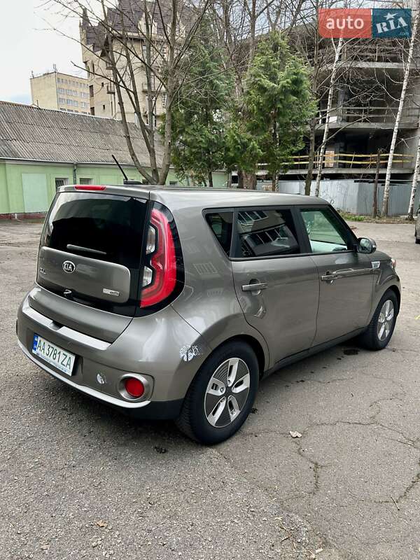 Внедорожник / Кроссовер Kia Soul 2016 в Киеве