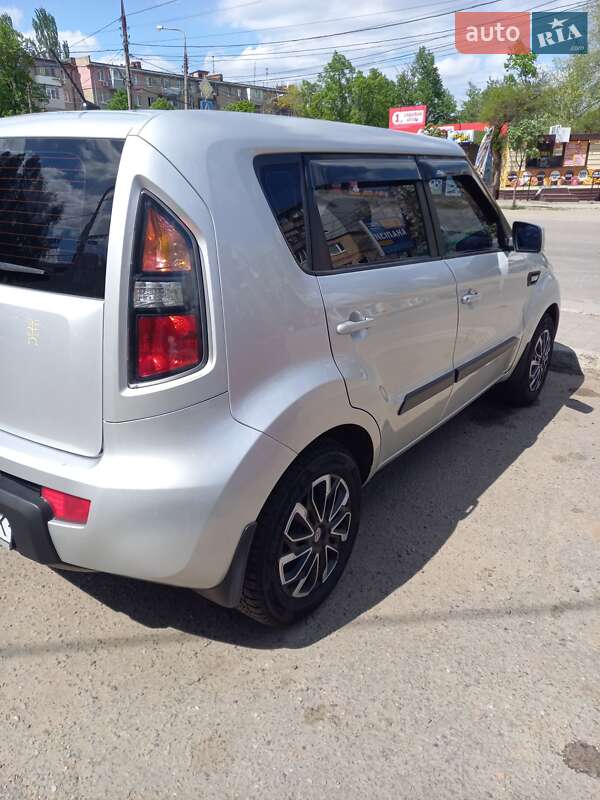 Позашляховик / Кросовер Kia Soul 2011 в Запоріжжі