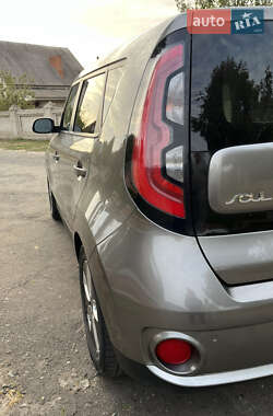 Внедорожник / Кроссовер Kia Soul 2014 в 
