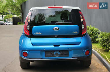 Позашляховик / Кросовер Kia Soul 2017 в 