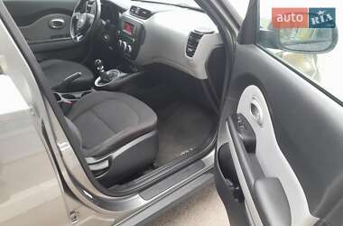 Позашляховик / Кросовер Kia Soul 2015 в 