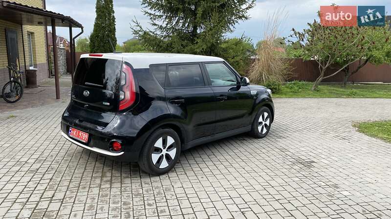 Позашляховик / Кросовер Kia Soul 2016 в Києві
