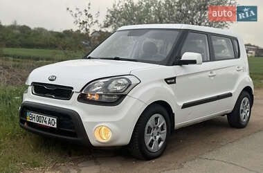 Позашляховик / Кросовер Kia Soul 2012 в 