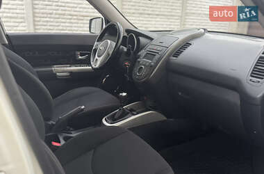Позашляховик / Кросовер Kia Soul 2012 в 