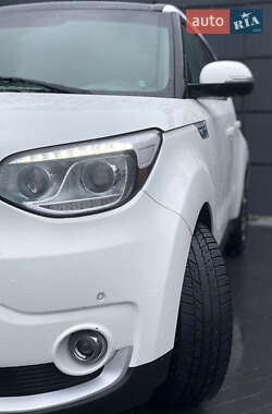 Внедорожник / Кроссовер Kia Soul 2016 в 