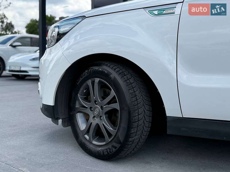 Позашляховик / Кросовер Kia Soul 2014 в Рівному