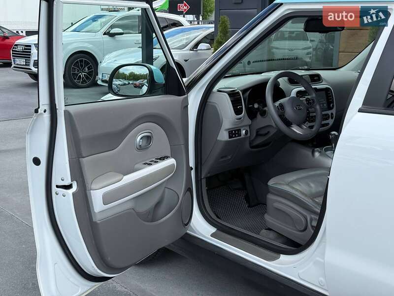 Позашляховик / Кросовер Kia Soul 2014 в Рівному