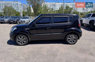 Позашляховик / Кросовер Kia Soul 2011 в 
