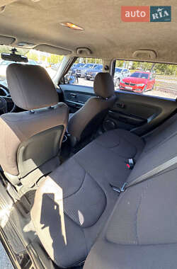 Позашляховик / Кросовер Kia Soul 2011 в 
