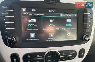 Позашляховик / Кросовер Kia Soul 2017 в 