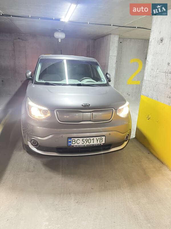 Позашляховик / Кросовер Kia Soul 2015 в Львові