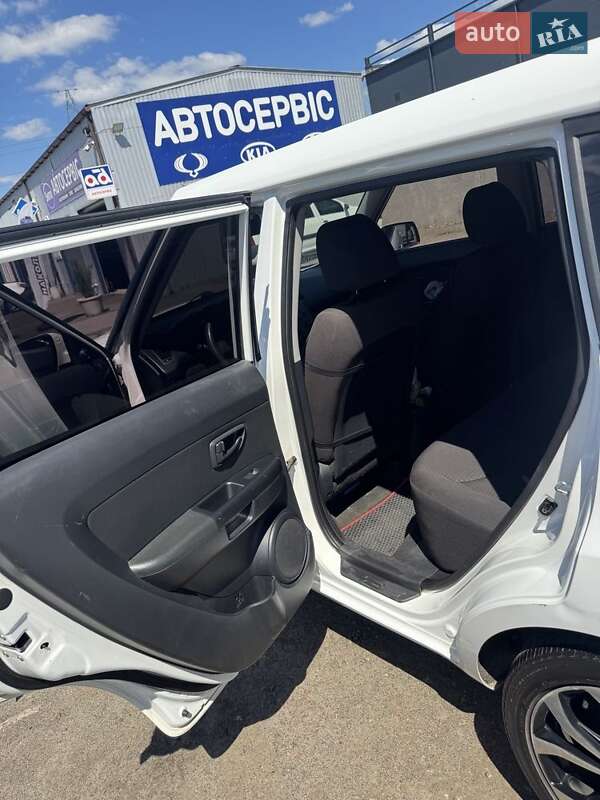 Внедорожник / Кроссовер Kia Soul 2011 в Вишневом
