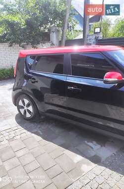 Позашляховик / Кросовер Kia Soul 2014 в 