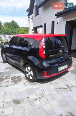 Позашляховик / Кросовер Kia Soul 2014 в 