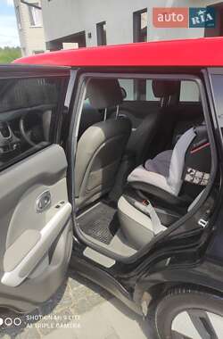 Позашляховик / Кросовер Kia Soul 2014 в 