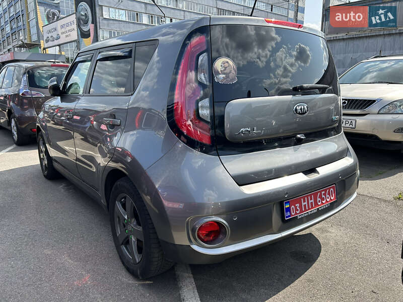 Внедорожник / Кроссовер Kia Soul 2016 в Киеве