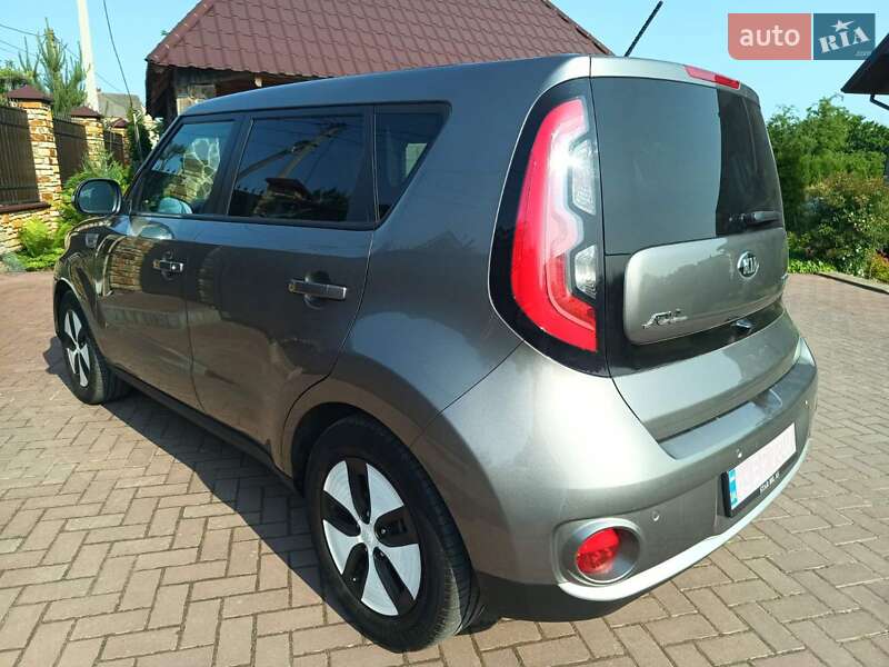 Позашляховик / Кросовер Kia Soul 2017 в Луцьку