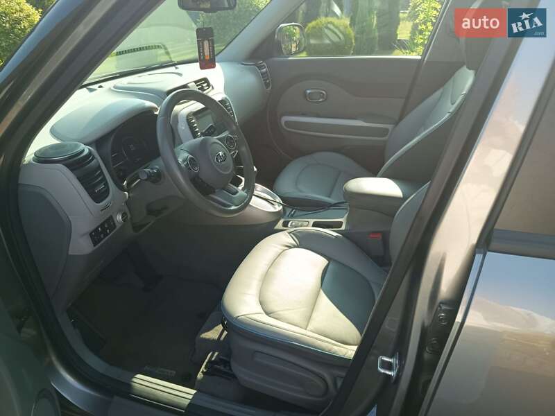Позашляховик / Кросовер Kia Soul 2017 в Луцьку