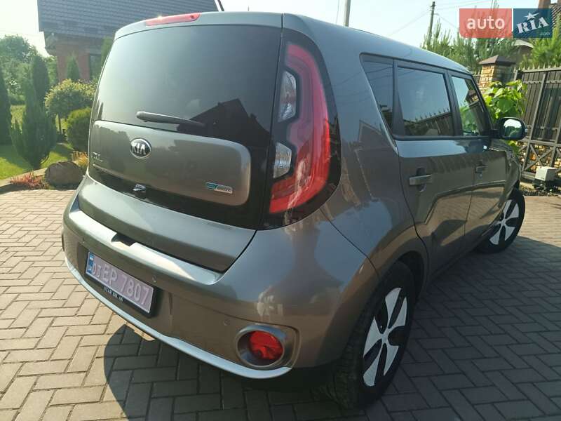 Позашляховик / Кросовер Kia Soul 2017 в Луцьку